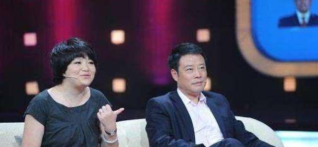 宋英杰:《天气预报》首位主播,娇妻是小12岁学妹,今已儿女双全_知识