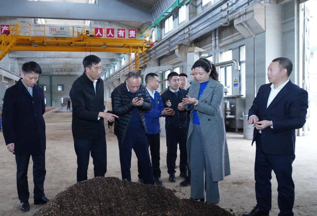 极致三品 酿好酒 汪俊林董事长开年调研郎酒酿造生产工作_酿酒_车间