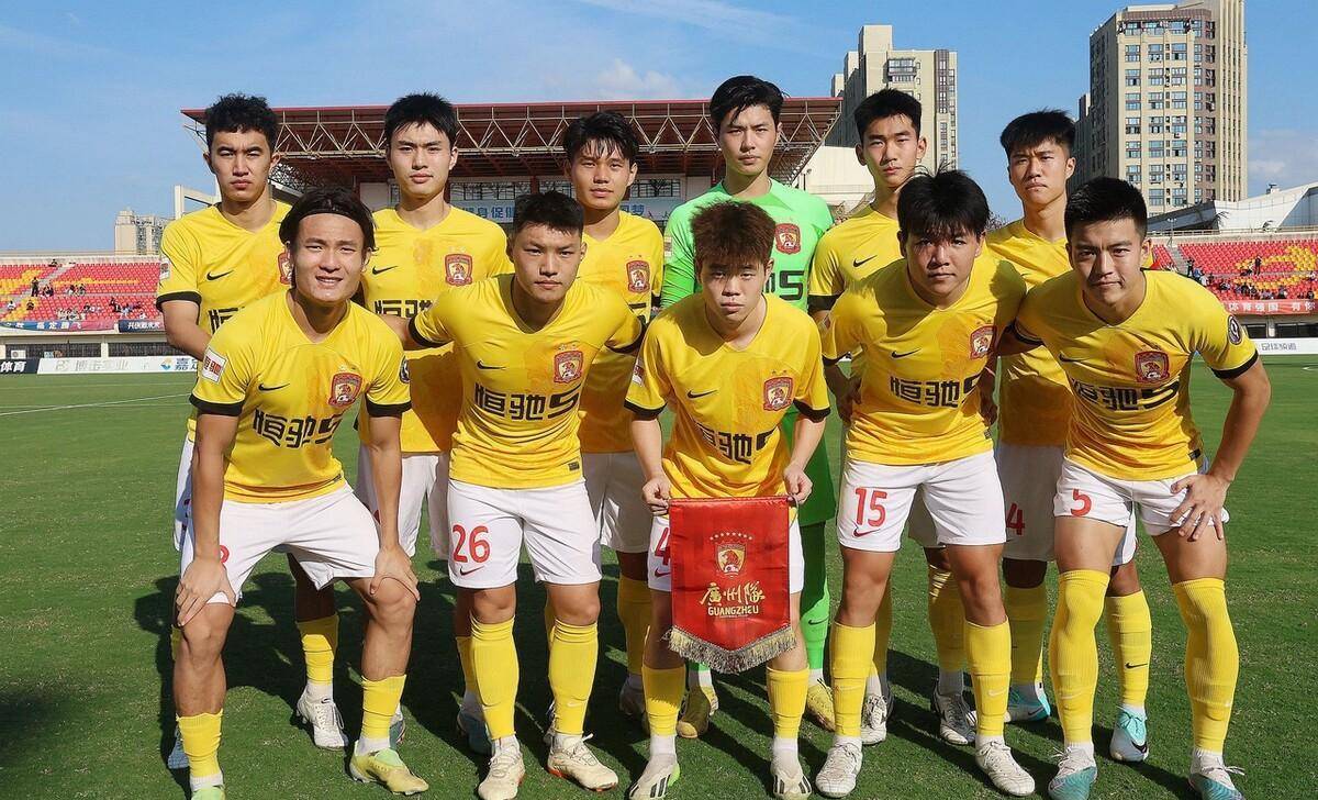 广州队新外援首次亮相,第二,三名外援陆续抵达_卡斯_佩尼亚洛萨_球员