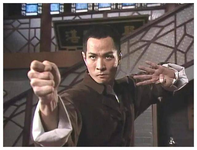 第8名刘振声,精武门大师兄,是一个武功非常全面的高手,曾代表精武门