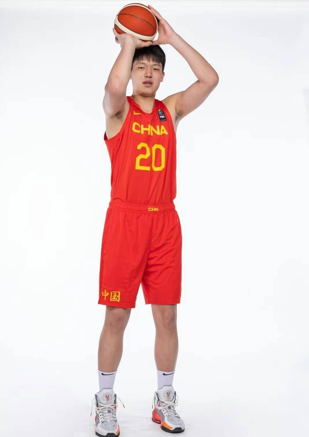 杨翰森成不了第二个姚明,姚明亲自回应,应该期待下