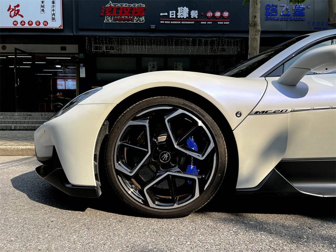 22年准新玛莎拉蒂mc20标准版_搜狐汽车_搜狐网