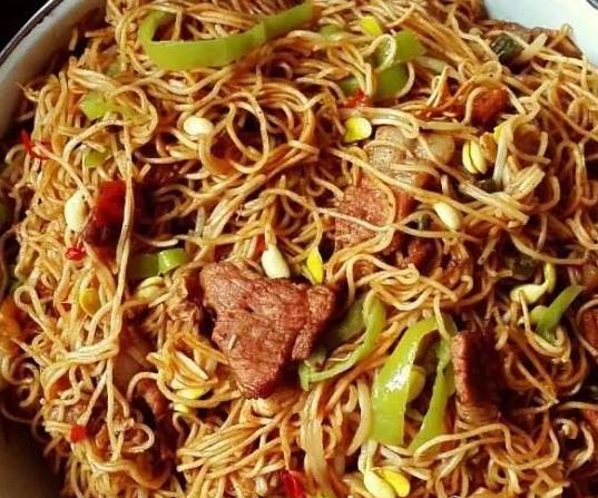 明明是家做满汉全席的大饭店,却黄疽煌朊,火了2