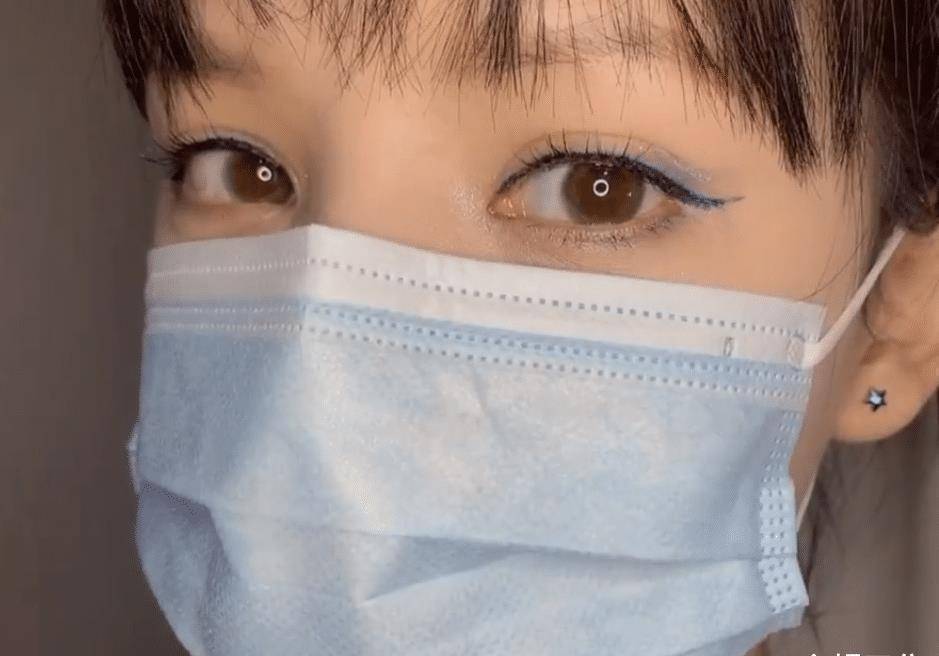 张予曦"口罩妆"上热搜,看到最后的效果,女生赶紧学着撸起来_脸蛋_姐姐