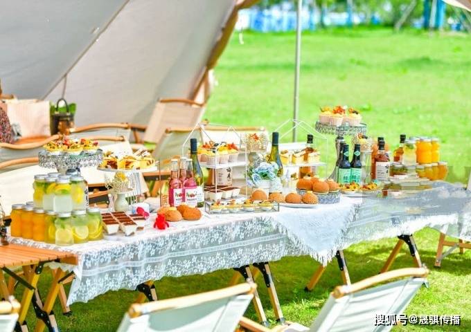 有多久没有和自己的闺蜜好姐妹坐在一起畅谈聊天下午茶了,舒适的微风