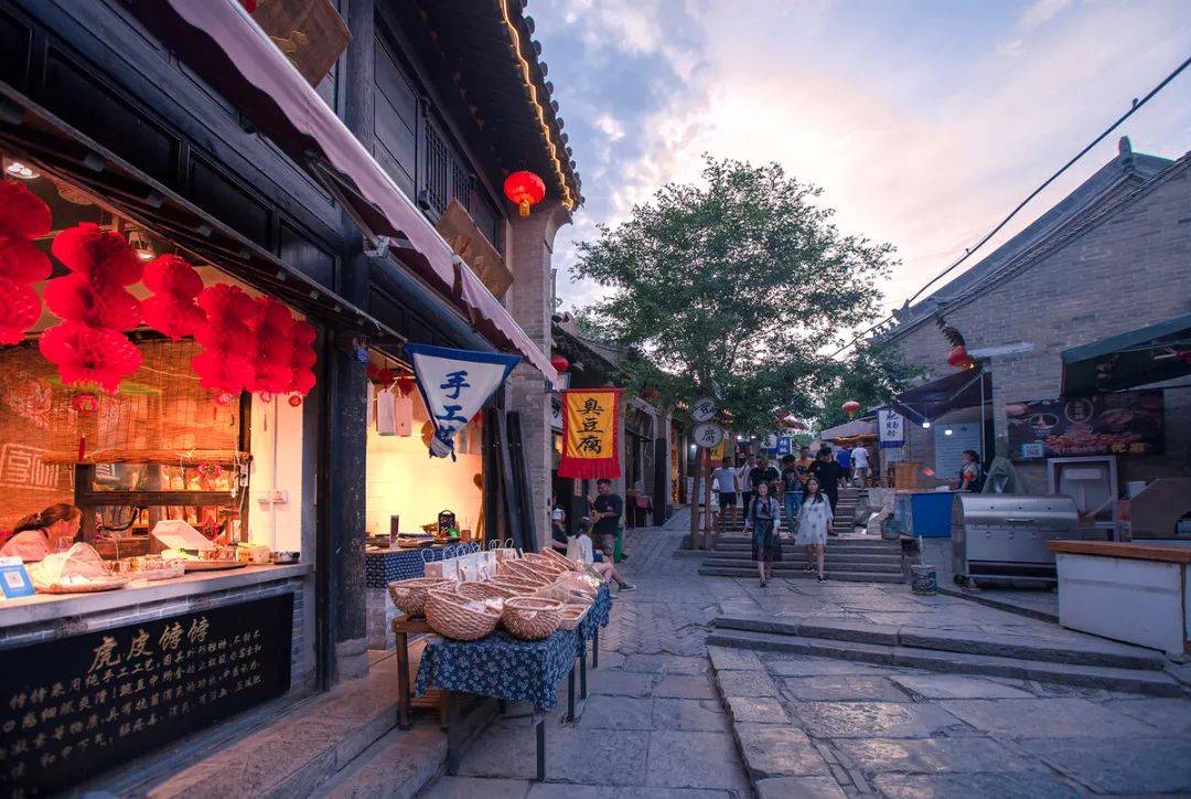 袁家村吸引了源源不断的客流量,成为陕西省最具人气的乡村旅游景区,在