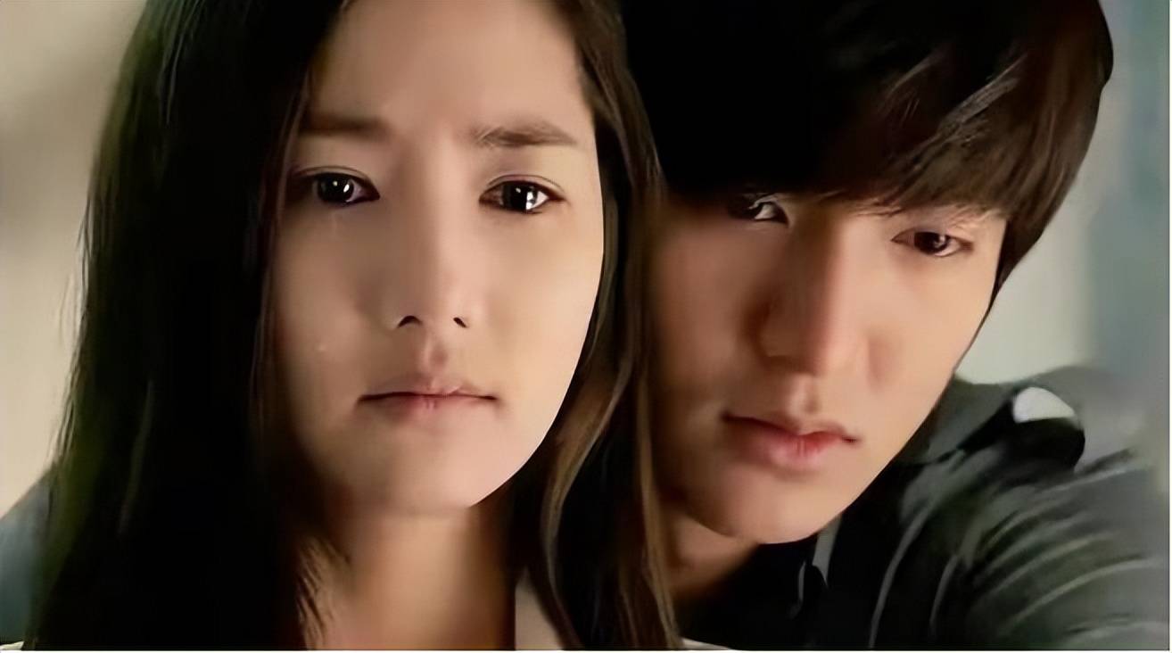 收视剧女王翻车,男友诈骗100万?_朴敏英_恋情_李敏镐