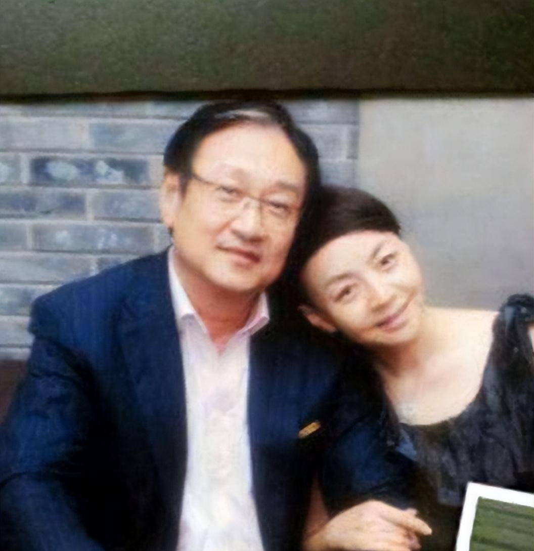 一段时间的相处后,宋丹丹开始觉得赵玉吉和巴图更像是一对亲生的父子.