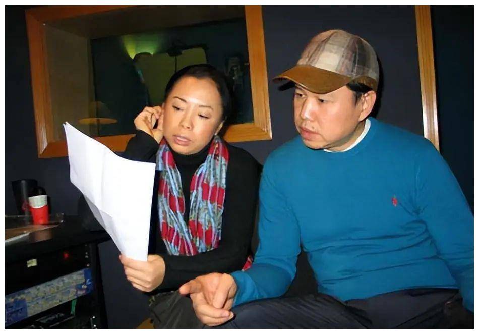 (黄绮珊与张鹰)黄绮珊的第三任丈夫名叫张鹰,他是黄绮珊的音乐总监