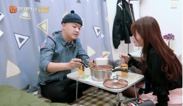 包文婧:自残倒追包贝尔,靠跳楼防分手,逼婚10年的她幸福吗?