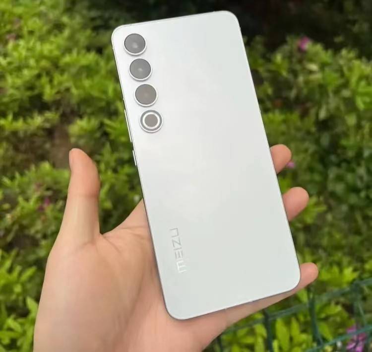 说在最后总而言之,魅族20pro以其过硬的配置,出众的性能和亲民的价格