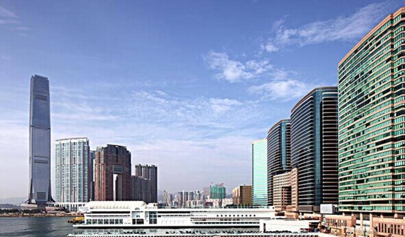 要知道海港城位于香港的沙咀地段,是目前全香港占地面积最大的购物