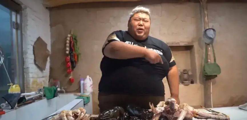 侯钰_体重_父母