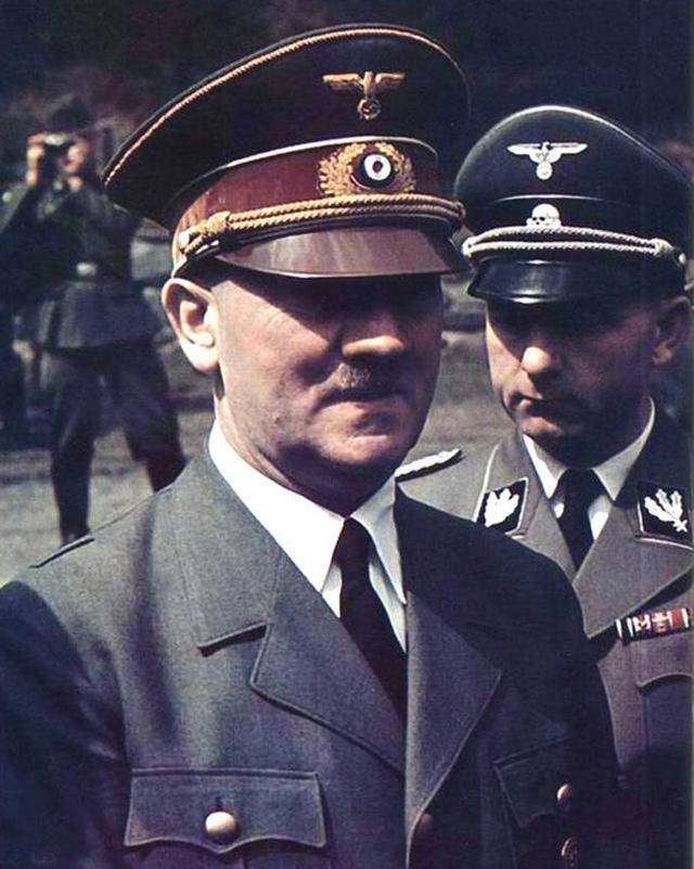 僵尸部队三部曲希特勒图片