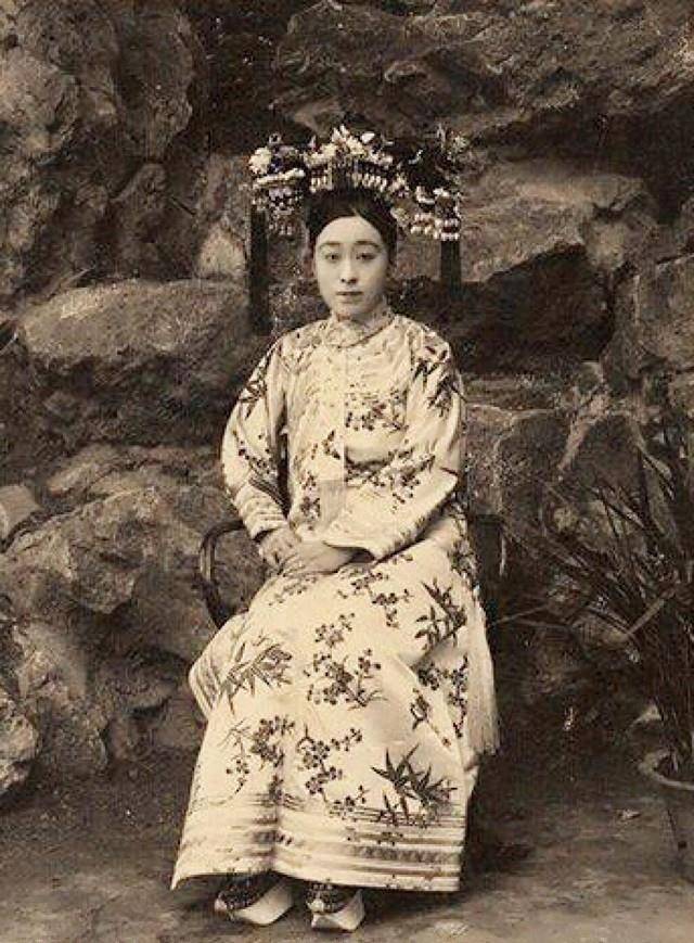 德龄郡主:女官自封郡主,胡说八道拿慈禧卖钱,妹妹评