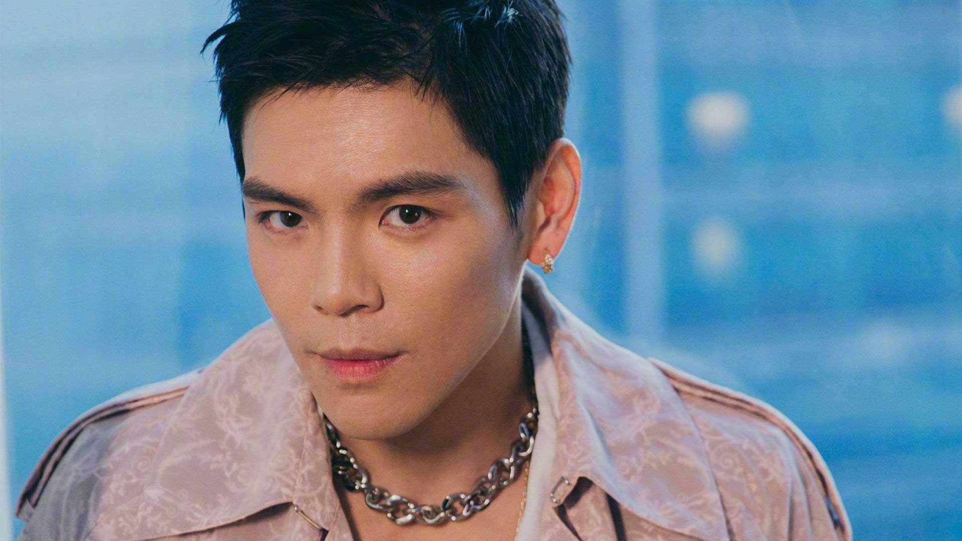 向佐《无限超越班2》带全家福上班,"立人设"还是"真感情"?