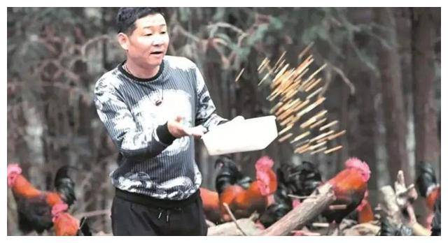 养鸡大王财富过亿,悠然庭院品茶,娶小15岁模特娇妻._三德_赵亮_哥哥