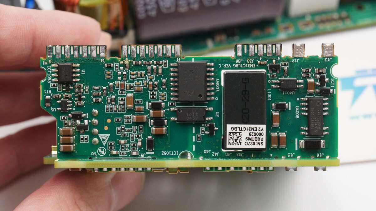 称工业艺术品是对它的尊重,华为3000w氮化镓钛金牌电源拆解_输出_小板