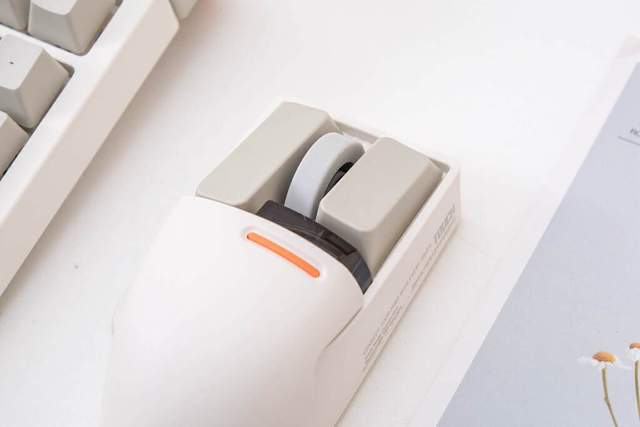 洛斐小方98三模机械键盘体验:复古感设计,手感软弹,久敲不累