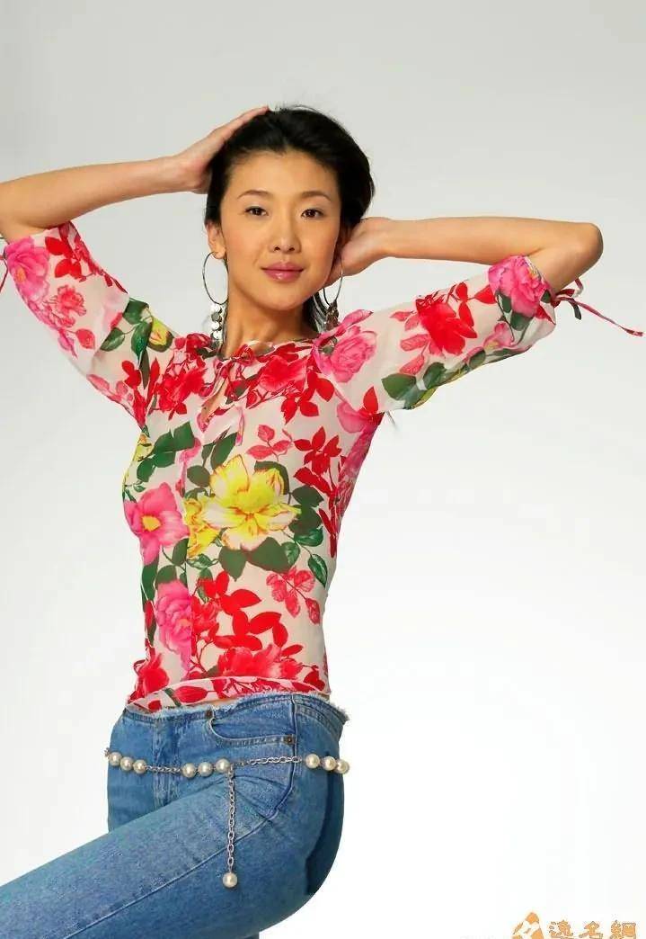 的倪景阳嫁给165的谢晖,"裴佩老师"的人生照样幸福_老公_吴倩莲_天空