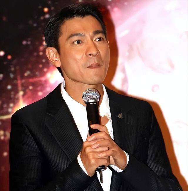 刘德华已经在超市上了19年班 商场放《恭喜发财》要给刘德华钱吗_音乐