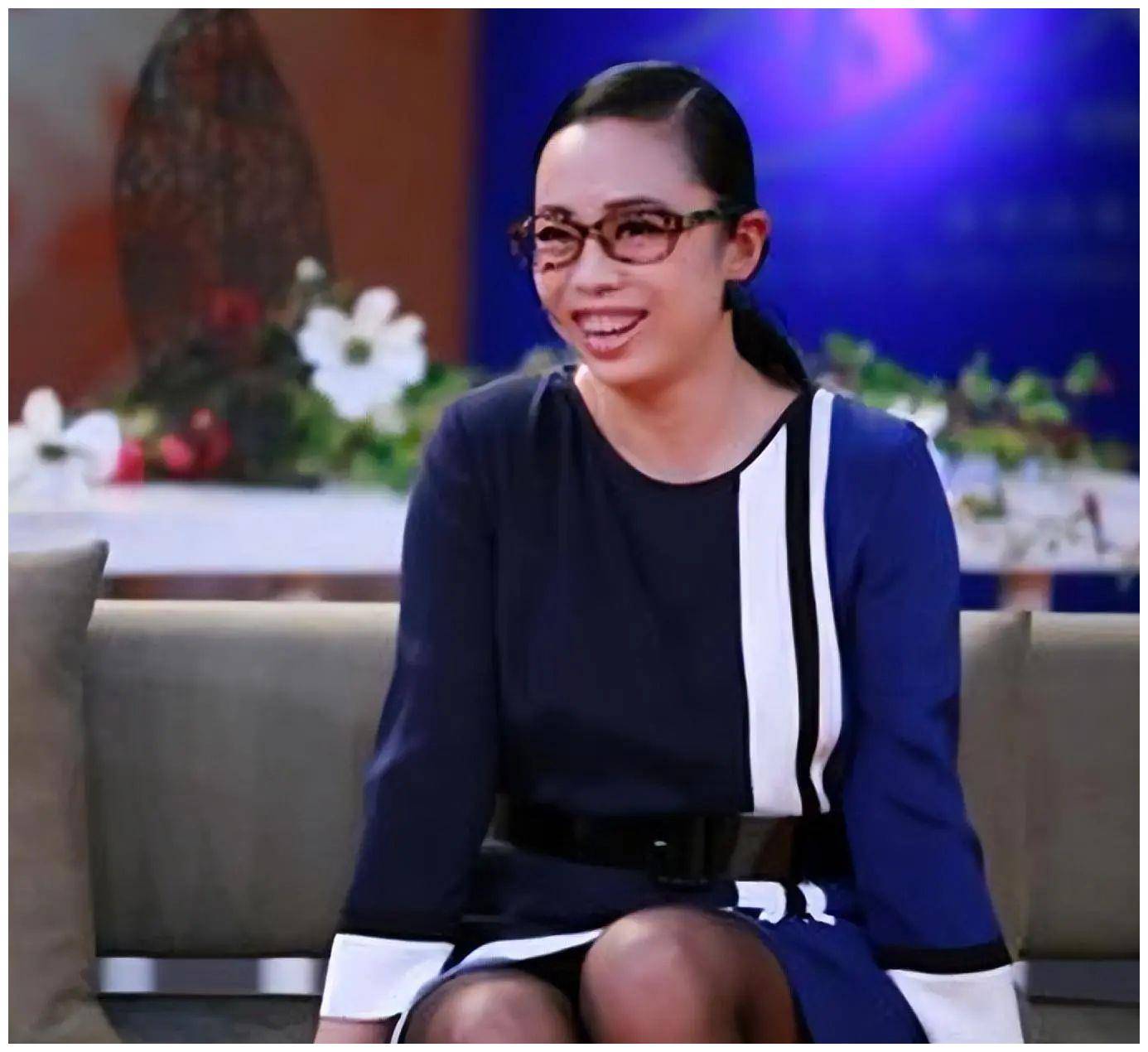"铁肺歌后"黄绮珊:二上央视春晚,三婚三离后要活