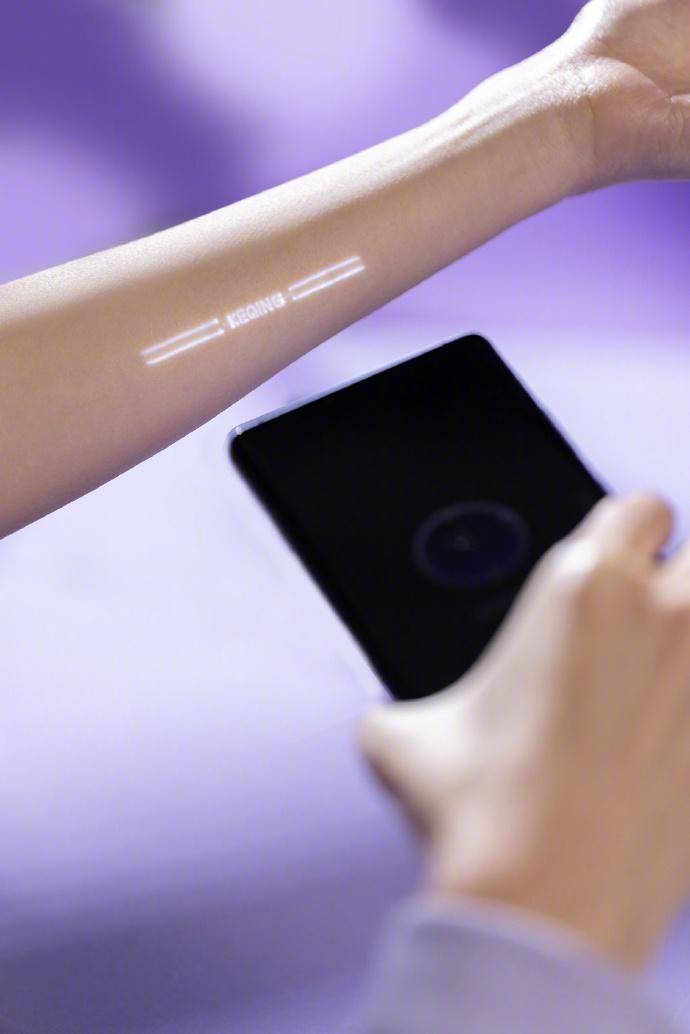 数码圈热点:苹果头显大热,华为新机曝光,龙年首款定