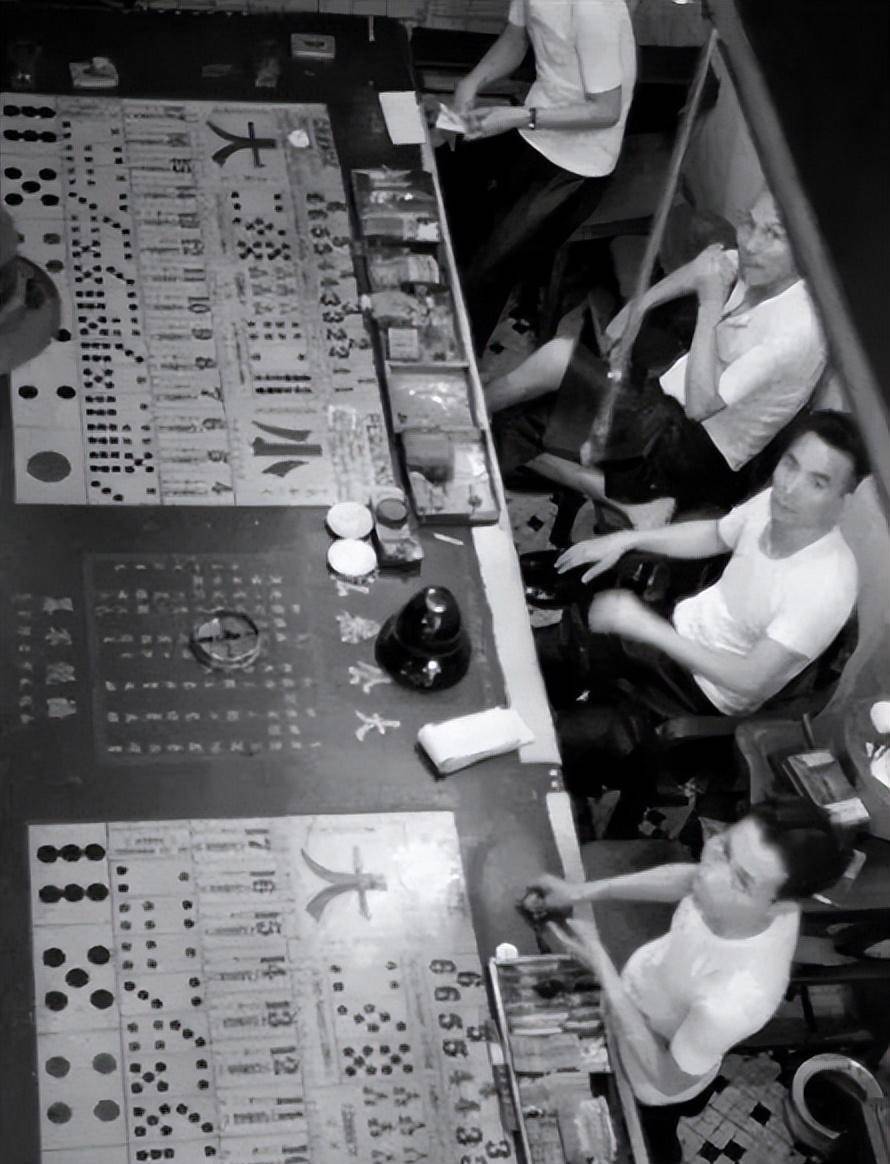 揭秘民国旧上海赌博骗术,骗有钱人骗穷人,被骗者浑然