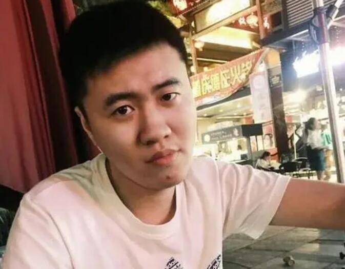 各大主播评价霸哥开挂事件,letme直言他很菜,没必要