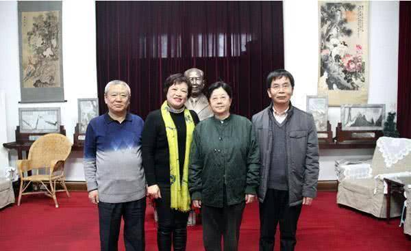 他是战场上的英雄豪杰,一生为国奉献,女儿为唯一武警女将军_杨成武