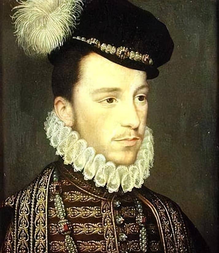 佩弗利尔城堡:建于11世纪,遭遇无数人抢夺,至今俯瞰