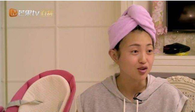 包文婧:自残倒追包贝尔,靠跳楼防分手,逼婚10年的她幸福吗?