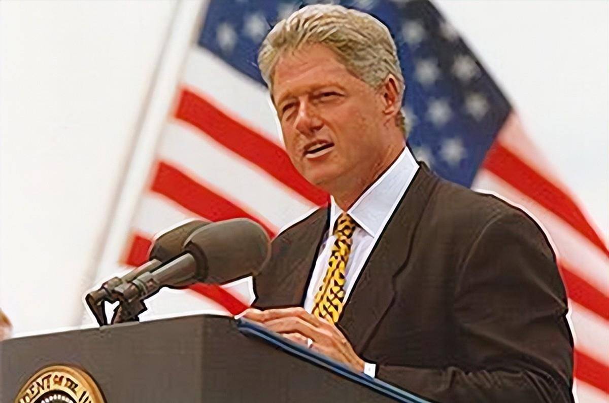 克林顿1998年访华,在北大回答学生提问,北大学生的问题问的好_演讲