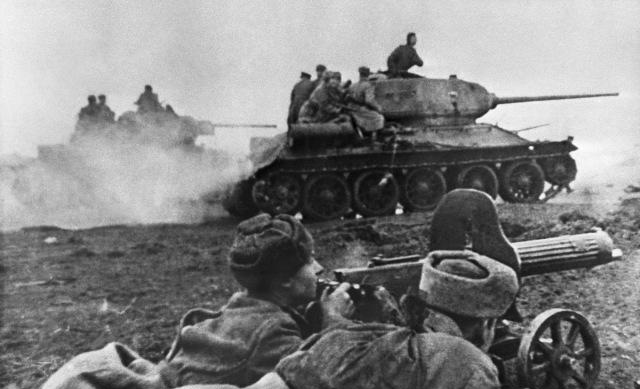 二战德国闪击苏联和苏军十次打击,同是战场对决,为何后者完胜