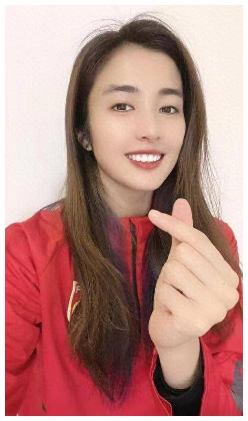 赵丽娜回应质疑,王涛力挺捐款百万,网友热议,帮助喷子打脸.