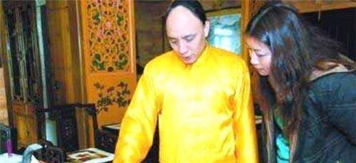 他是大清皇族后裔,至今仍留有发辫,为保证血统纯正拒娶普通女子_清朝