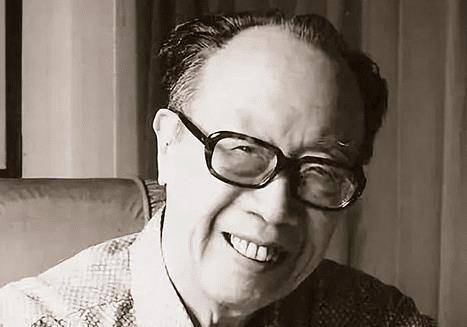 梁实秋:与鲁迅对骂8年,晚年为娶小28岁娇妻,引用鲁迅