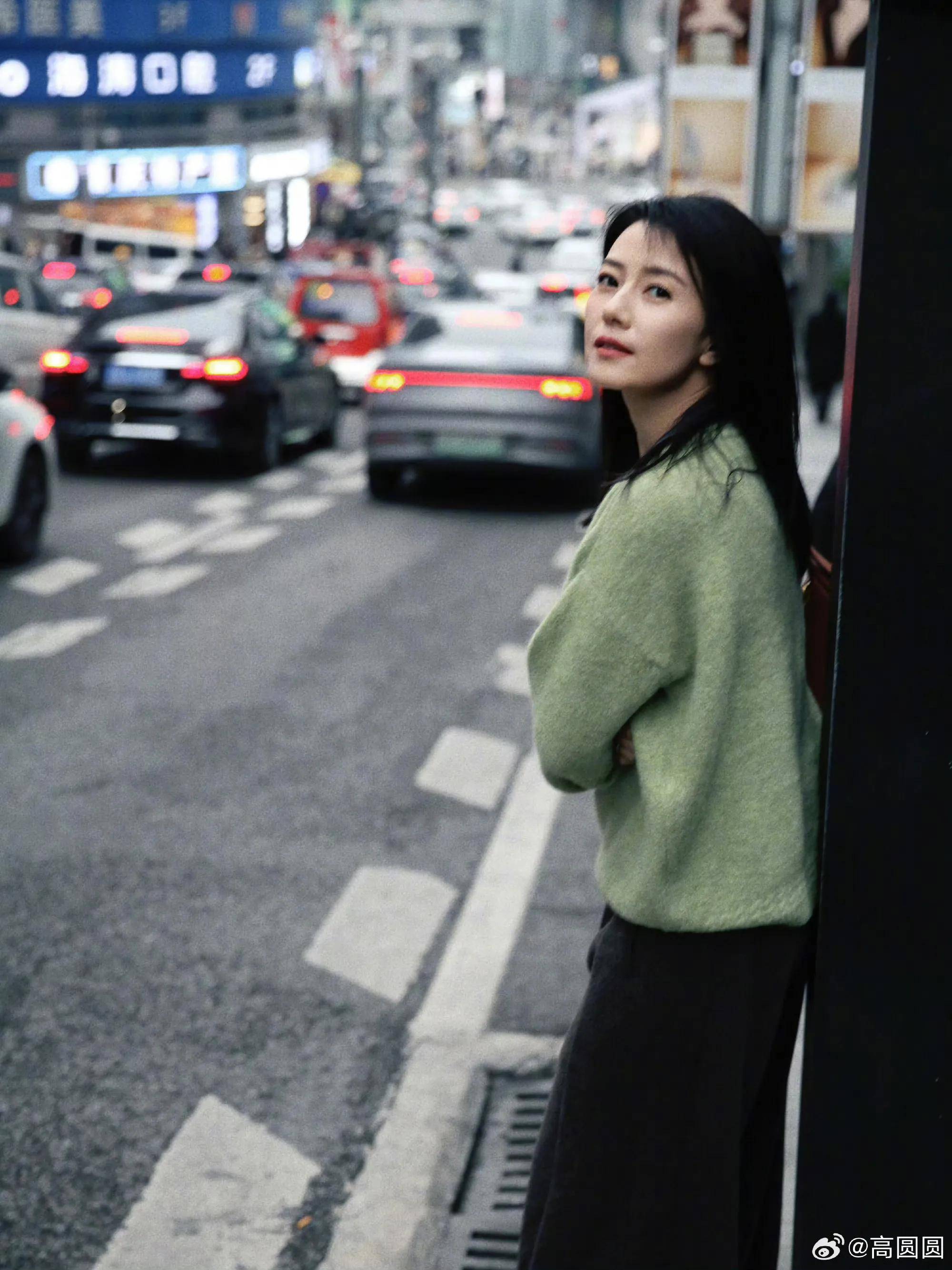 高圆圆赵又廷陪女儿骑车,女儿大长腿,长得像爸爸没遗传妈妈美貌_rhea