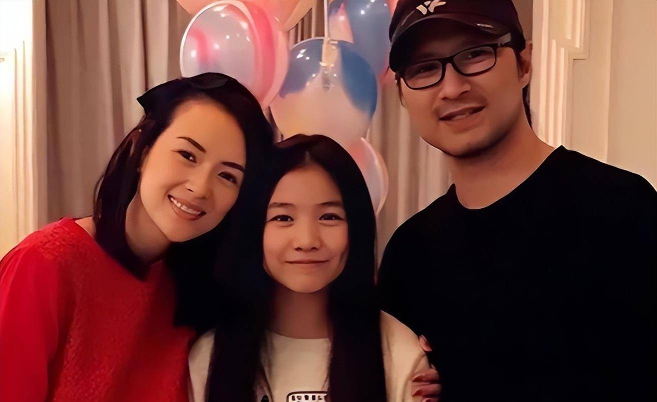汪峰女儿发育猛,18岁身材丰满有料,五官神似"年轻版李嘉欣"