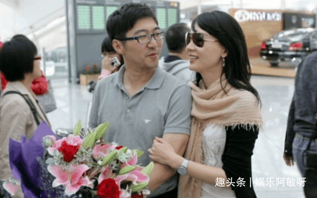 陈数送"钢琴"蛋糕为夫庆生,赵胤胤揽娇妻贴面合照,祝福太生疏_生日