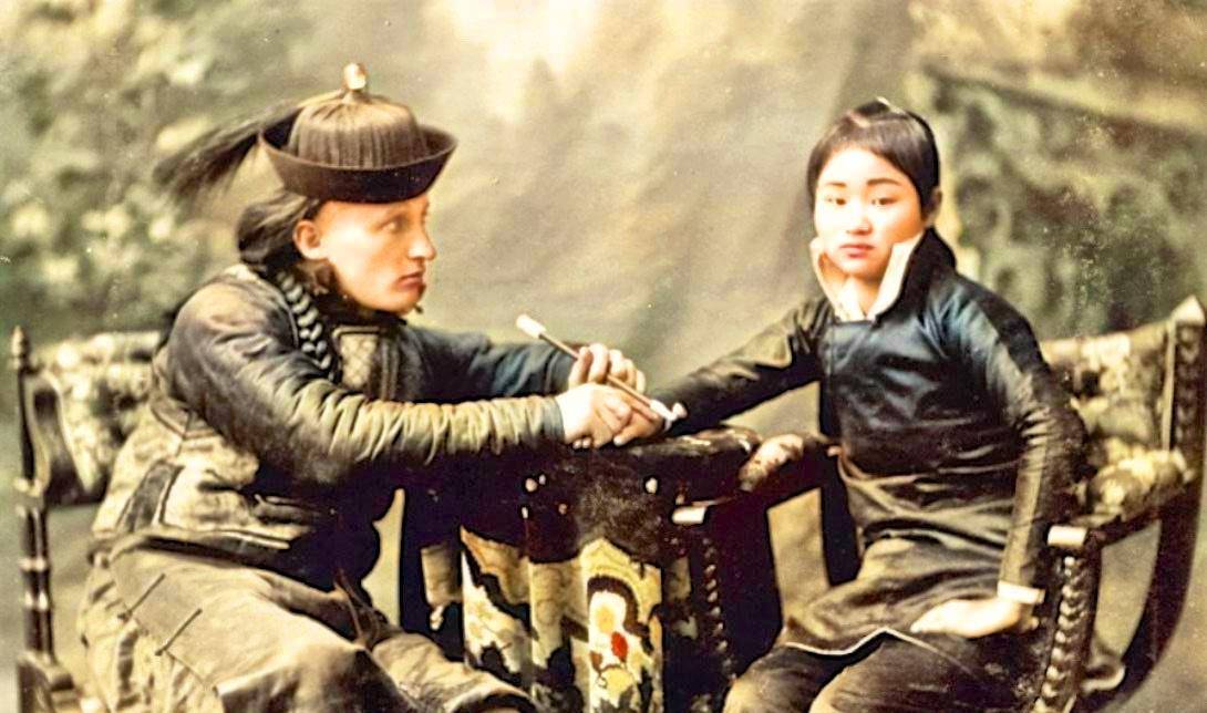 【北京内的八大胡同】清朝光绪年间统计,京城八大胡同里有妓院近四