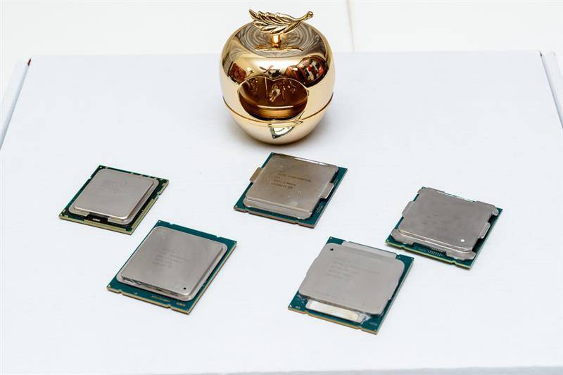 图中左起分别为l5639,4820k,7740x,6950x,5960x.