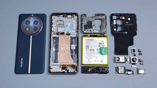 真我12 pro 首发拆解:穿着旗舰"外衣"的中端机_镜头_后盖_金属