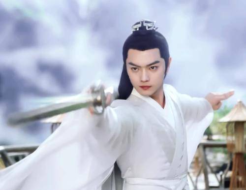 许凯大学时期堪称校草,网友扒出"小学照",说颜值巅峰都不过分_千古