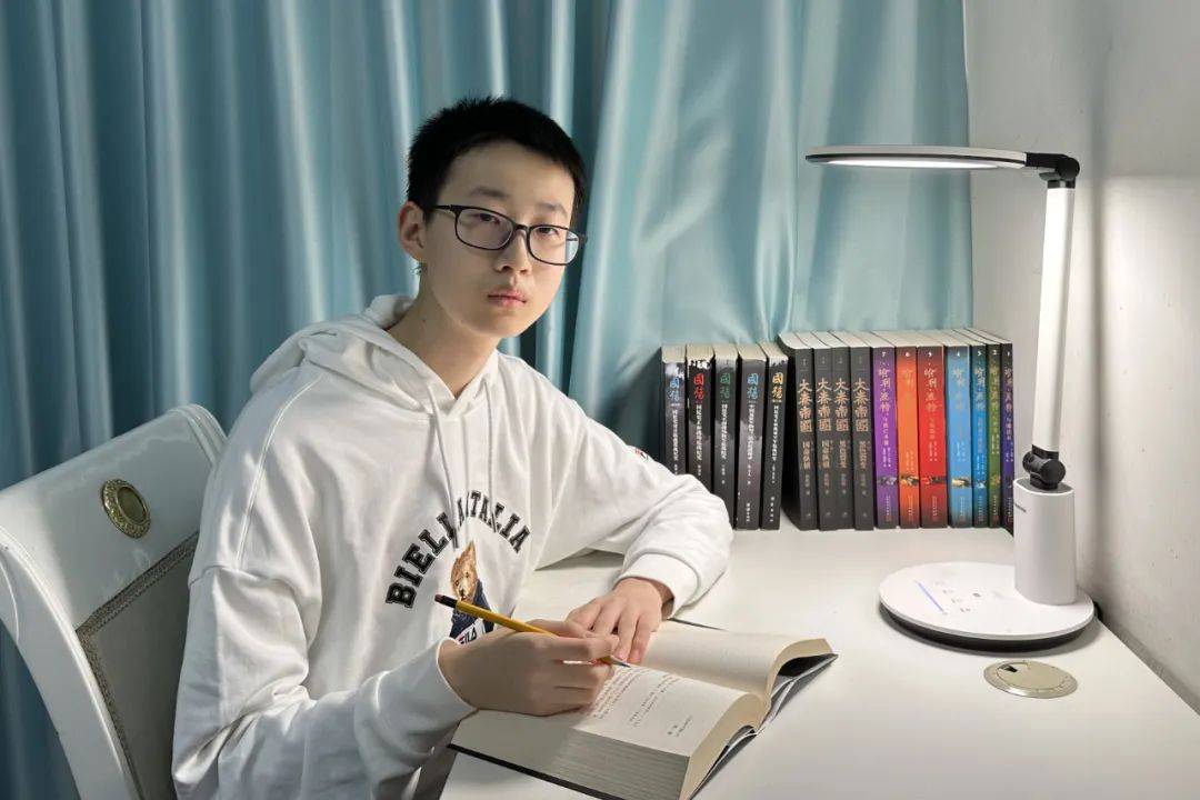 北京中学东泽校区举行2024年春季学期开学典礼_同学_班级_生活