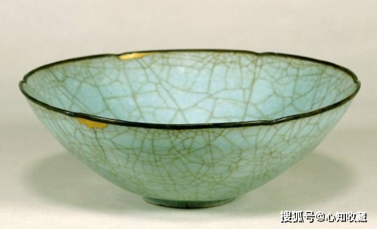 宋代官窑冰裂纹瓷器真品图片和鉴定方法_气泡_釉面_雍正仿