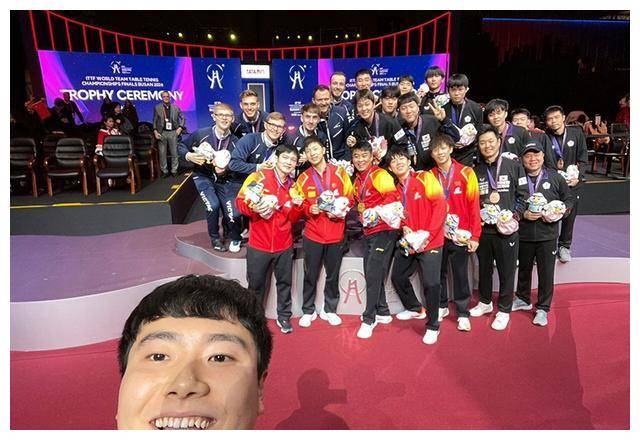 许昕安慰马龙,刘诗雯迷住林高远,王皓欺负大胖憨厚_国乒_比赛_世乒赛