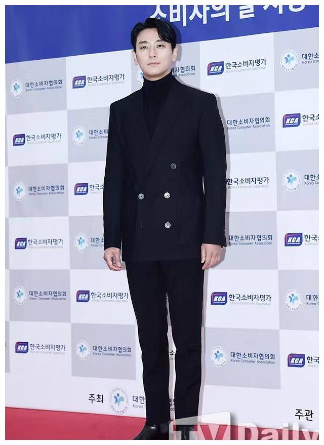 朱智勋和尹恩惠主演的《宫》是许多人心中的经典,两人凭借这部剧一夜