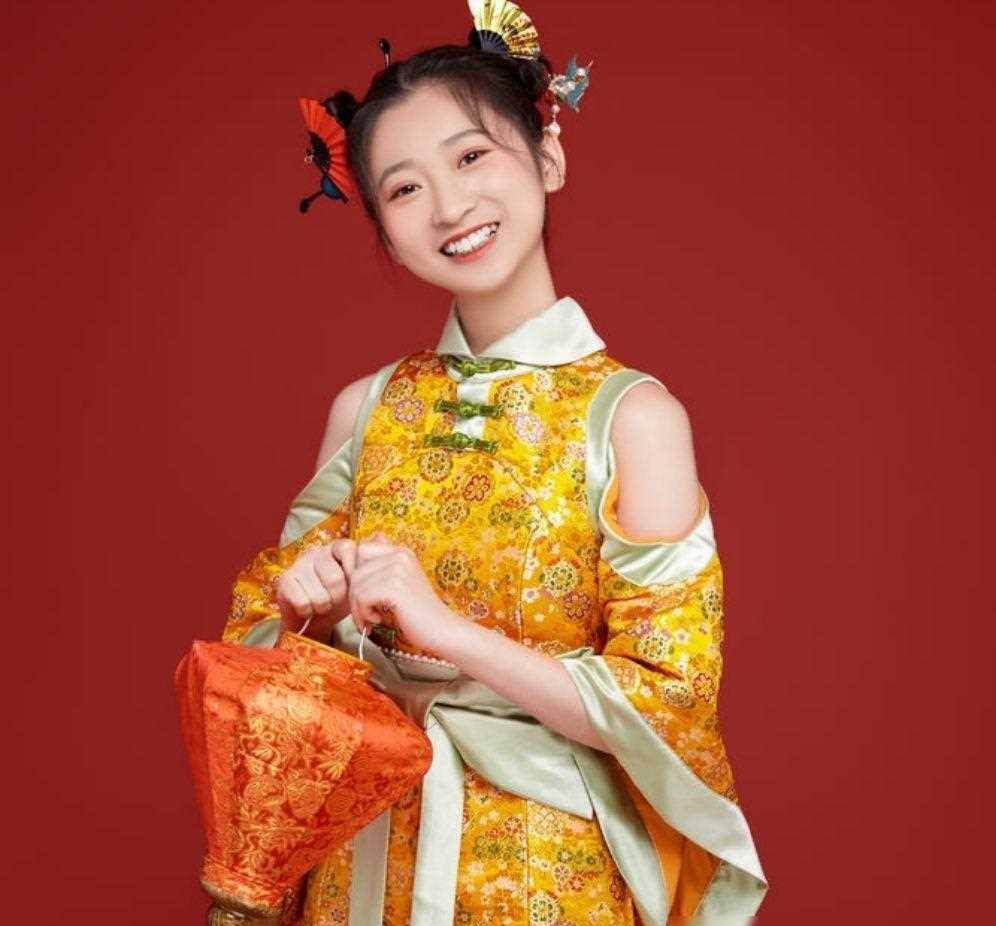 小时候的小三可谓是一颗闪耀的明星,而扮演者王芸璐