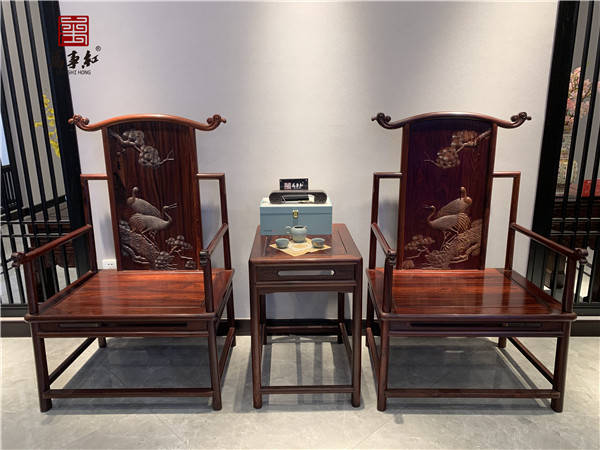 万事红红木的红酸枝沙发价格因其材质,款式,工艺等因素而有所不同.